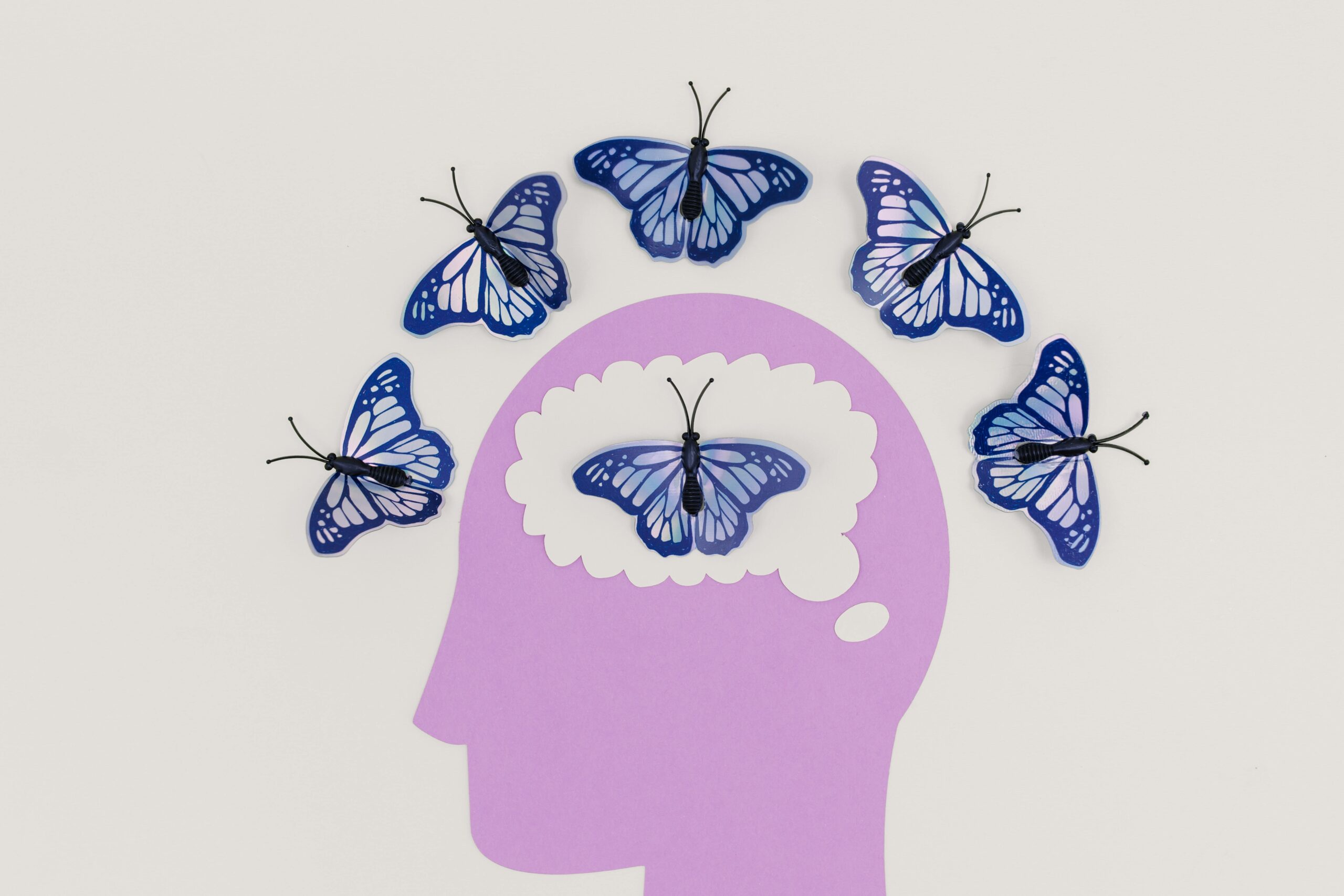 Illustration showing chaotic thoughts represented as tangled wires in a brain
