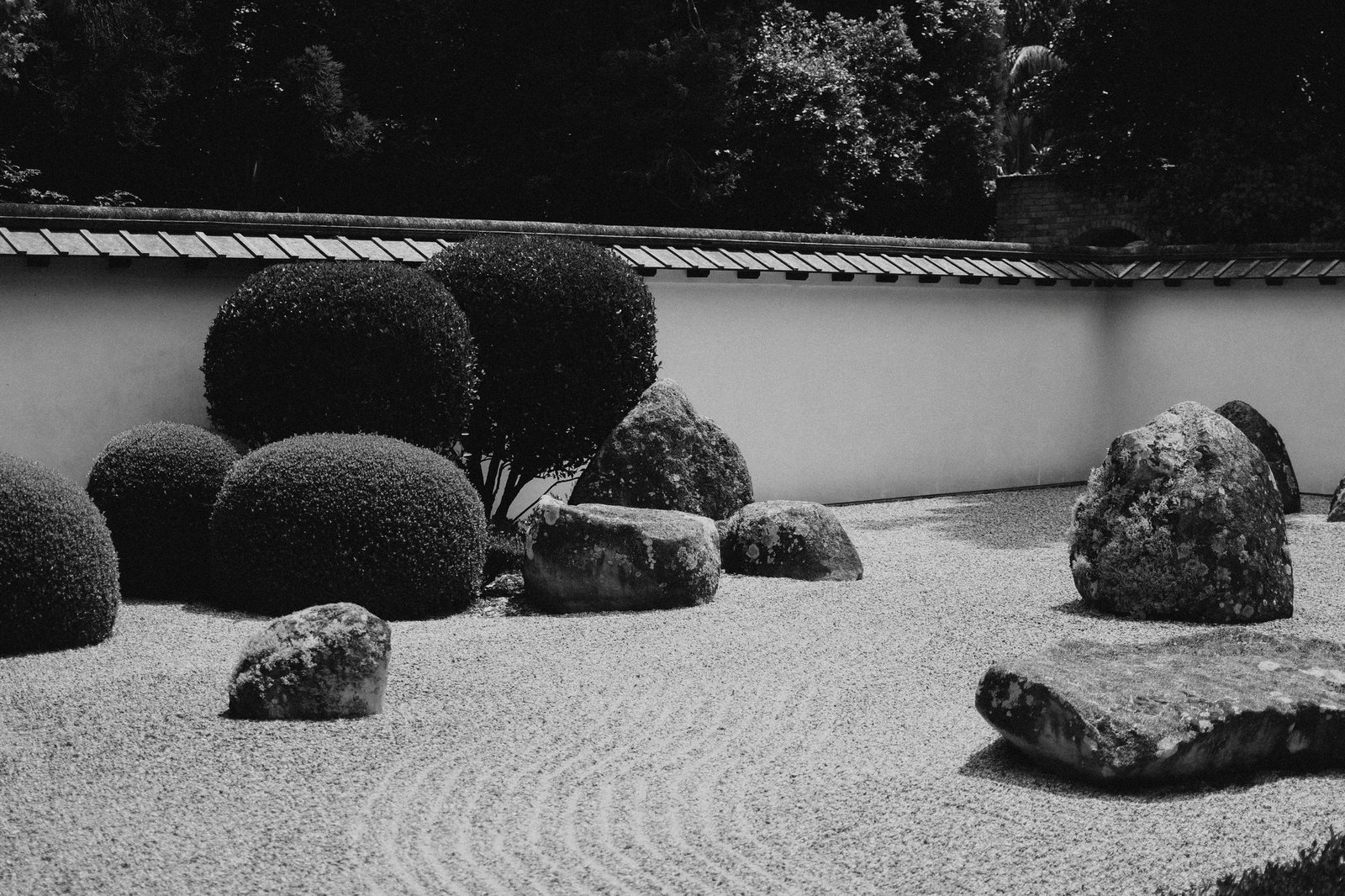 Zen Garden Inspiration: Find Your Inner Peace Through Nature’s Tranquility